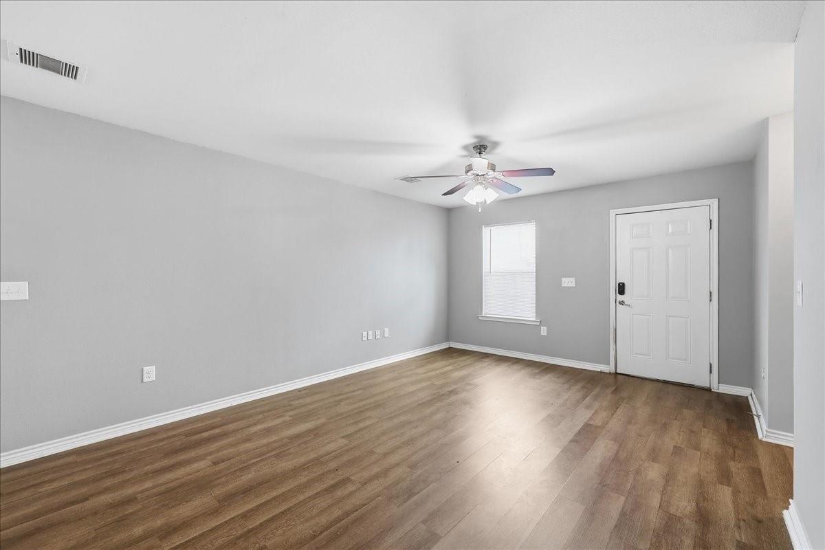 228 W Elm Avenue