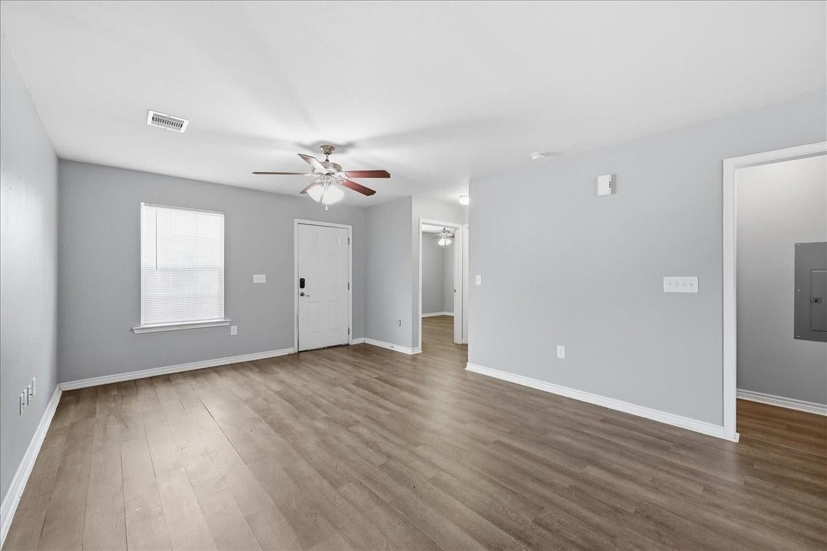 228 W Elm Avenue