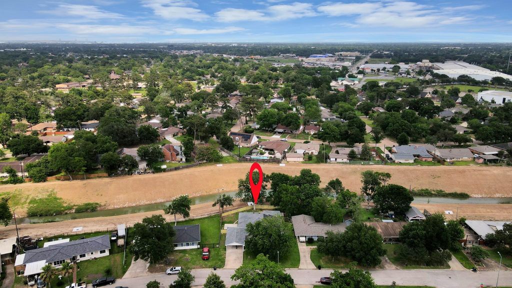 Photo of 5455 N Crooked Creek Drive, Houston, TX 77017 (MLS # 84394777)