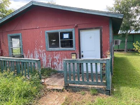Photo of 62 Guinevere Drive, Bay City, TX 77414 (MLS # 59070997) Photo of 62 Guinevere Drive, Bay City, TX 77414 (MLS # 59070997)