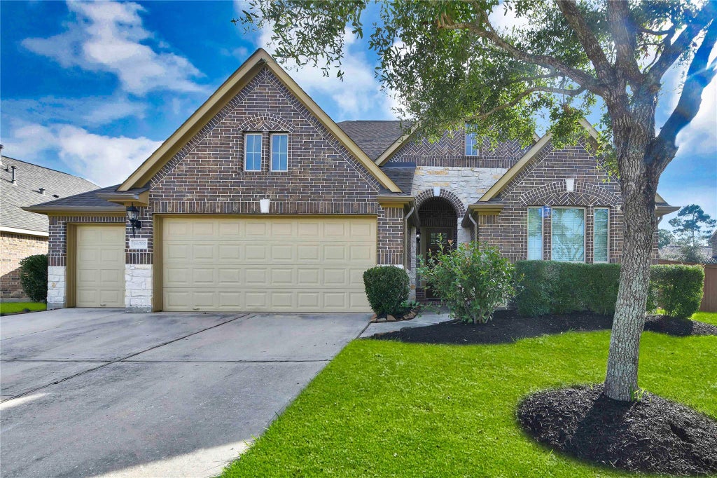 Photo of 16702 Lake Limestone Lane, Houston, TX 77044 (MLS # 41531634)