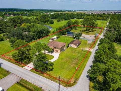 Photo of 1925 Avenue L, Santa Fe, TX 77510 (MLS # 43798044)