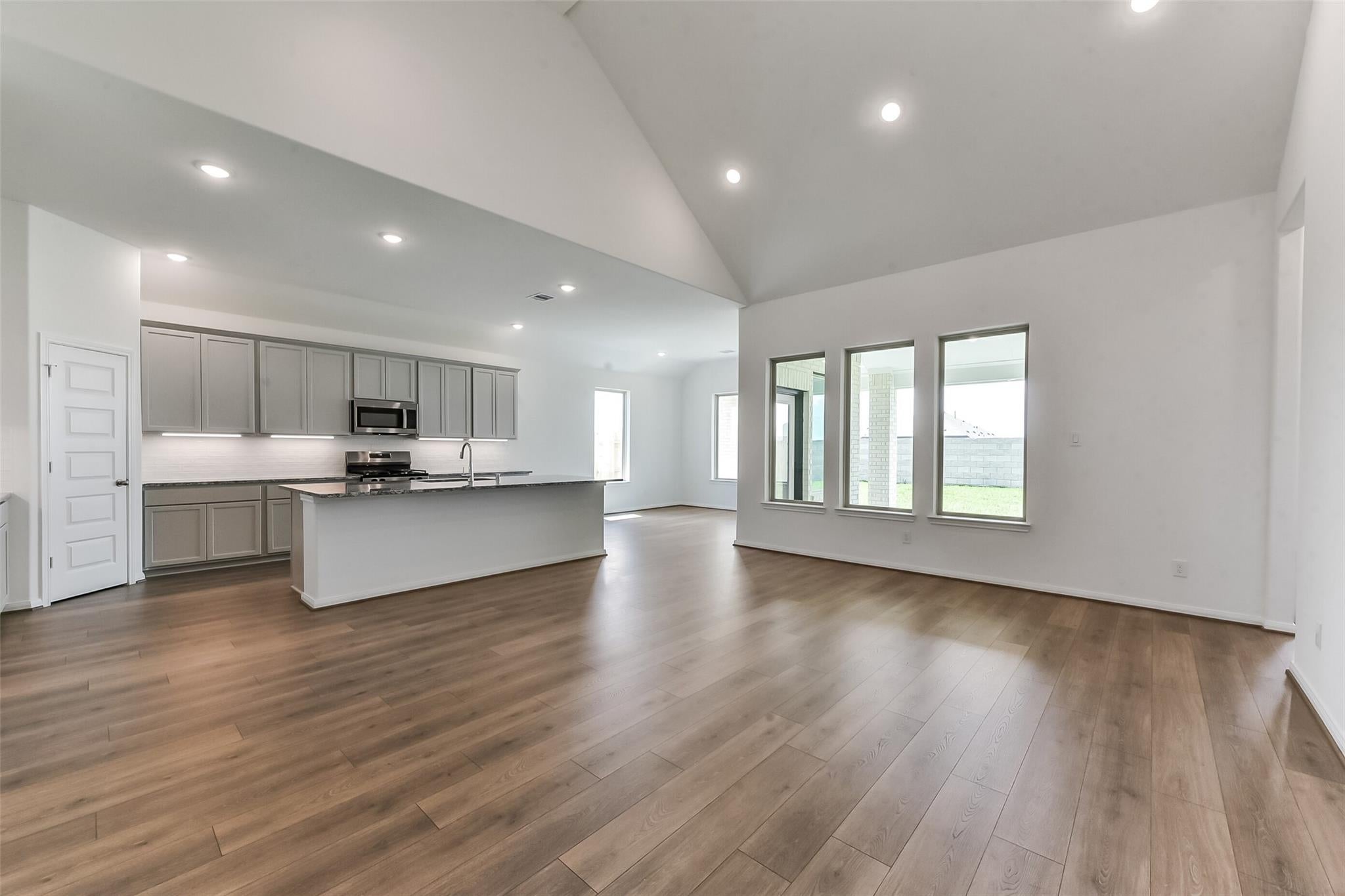 3562 Mount Scenery Lane