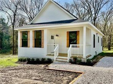 Photo of 1405 Clay Street, Brenham, TX 77833 (MLS # 16864643)