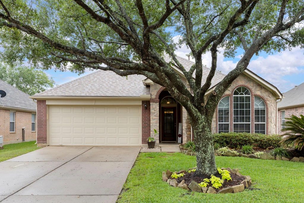 Photo of 20019 Hardsville Drive, Spring, TX 77388 (MLS # 1087871)