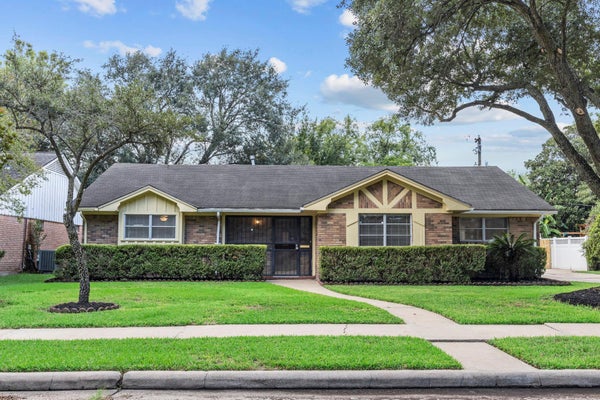 5447 INDIGO ST, HOUSTON, TX 77096 - Image 1bbdcf006c11ce2eab2cfb0c9c52f80f/422652052