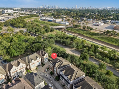 Homes For Sale - 1703 Stacy Crest<br/> Houston, TX 77008