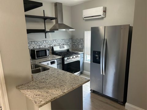 Tiny photo for 5105 Sherman Street #3, Houston, TX 77011 (MLS # 4052502)