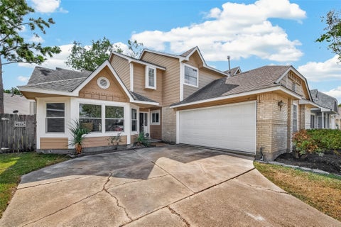 Photo of 12747 Ashford Knoll Drive, Houston, TX 77082 (MLS # 68953701)