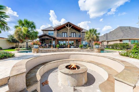 Homes For Sale - 108 Waterstone Drive<br/> Montgomery, TX 77356