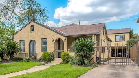 Photo of 1648 Colquitt Street, Houston, TX 77006 (MLS # 24663947)