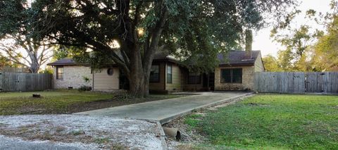 Photo of 3706 College Street, Damon, TX 77430 (MLS # 25817703)