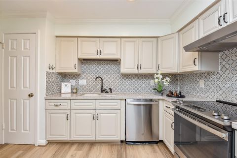 Photo of 4812 Palmetto Street, Bellaire, TX 77401 (MLS # 46801481)