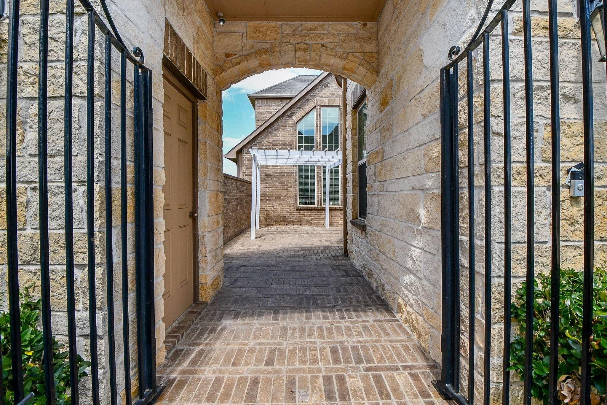 3302 Brampton Island Drive