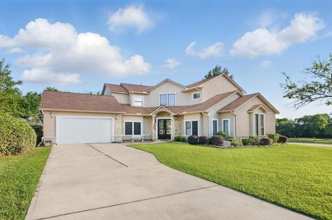 Photo of 90 Greenview Street, Montgomery, TX 77356 (MLS # 96970487)