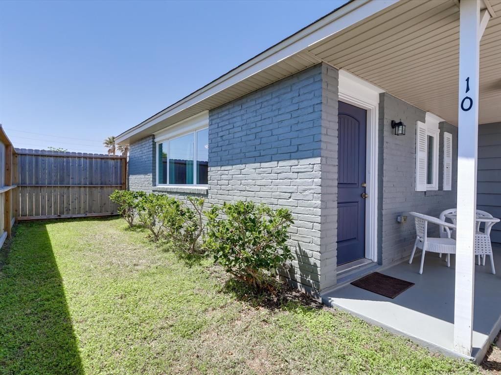 Photo of 10 Windsor Court, Galveston, TX 77551 (MLS # 18539255)