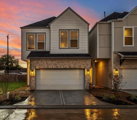 Photo of 11325 Stonework Grove Lane, Houston, TX 77076 (MLS # 41038156)