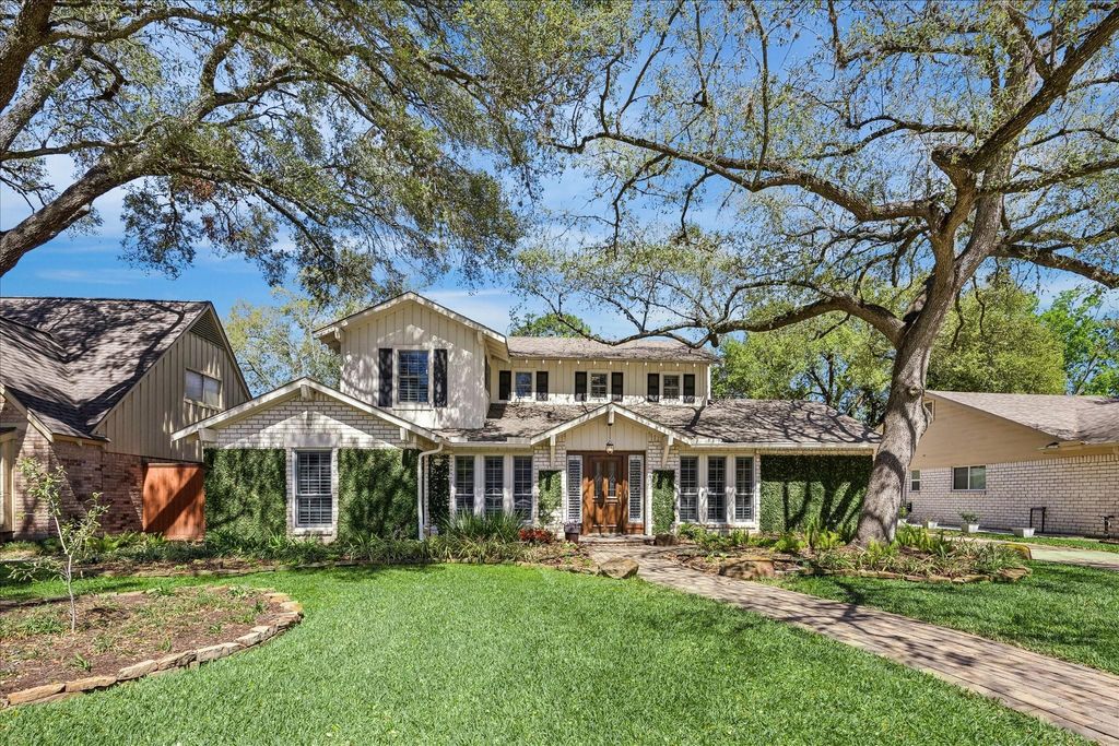 Photo of 12522 Hazelwood Lane, Houston, TX 77077 (MLS # 7362183)