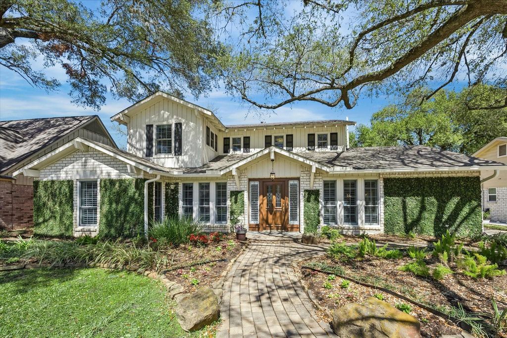 Photo of 12522 Hazelwood Lane, Houston, TX 77077 (MLS # 7362183)