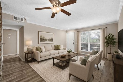 Photo of 1860 White Oak Drive #355, Houston, TX 77009 (MLS # 57402532)