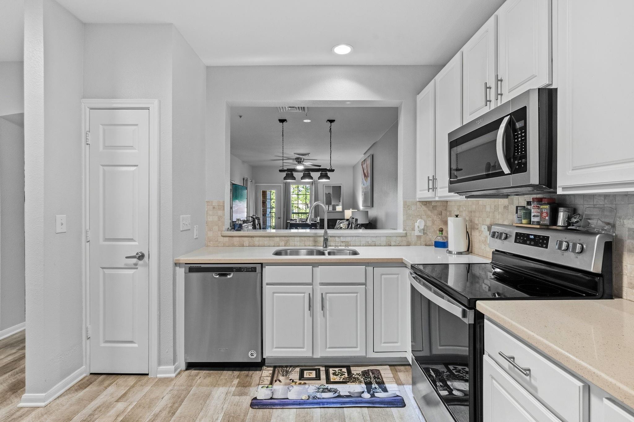 2815 Kings Crossing Drive 302
