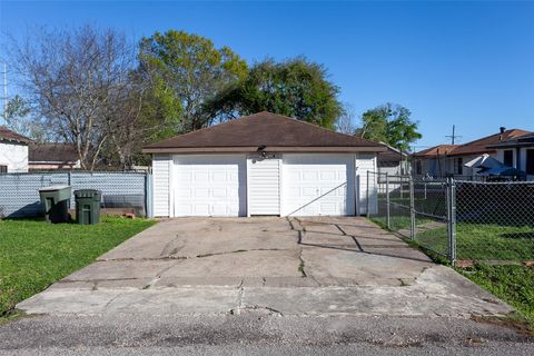 Tiny photo for 2248 7th Avenue, Port Arthur, TX 77642 (MLS # 42118880)