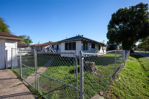 Tiny photo for 2248 7th Avenue, Port Arthur, TX 77642 (MLS # 42118880)