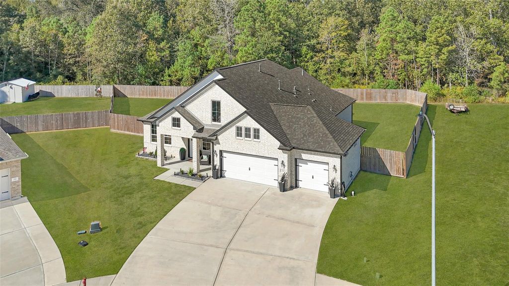Photo of 721 Little Spring Court, Anahuac, TX 77514 (MLS # 24097035)