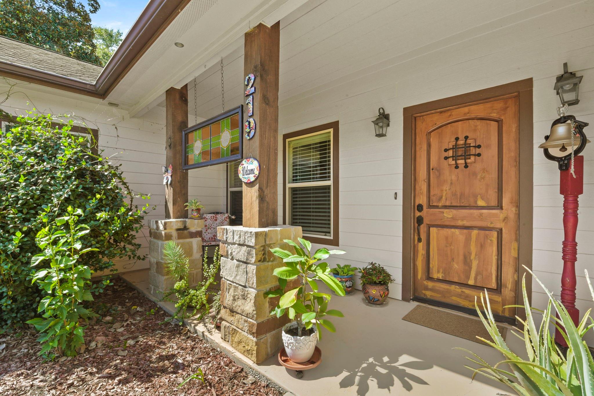 219 E Pine Avenue