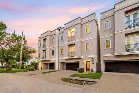 Photo of 821 Lester Street, Houston, TX 77007 (MLS # 47388768)