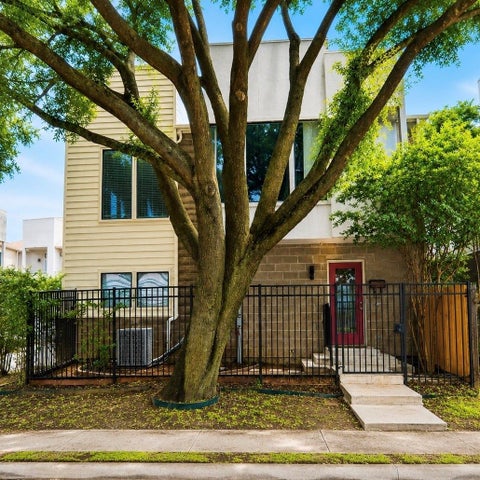 Townhouse For Sale - 1525 Wheeler Street<br/> Houston, TX 77004