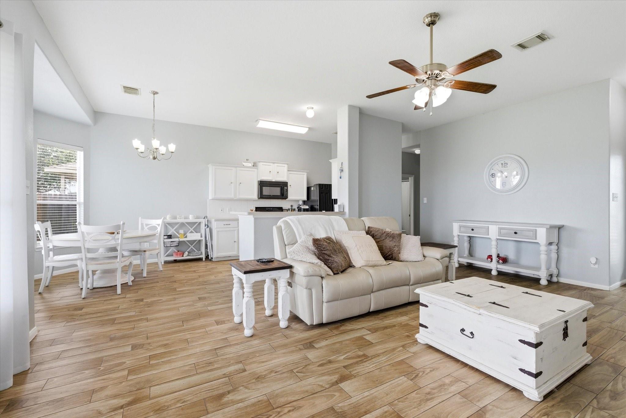 10707 Mocker Nut Street