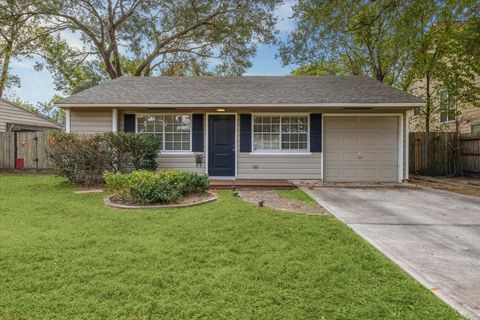 915 W 42nd Street Houston TX 77018