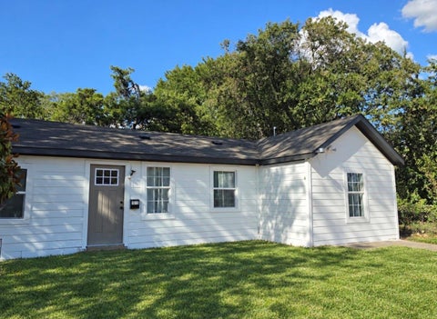 Photo of 10115 Sand Springs Ave AVE, Dallas, TX 75227 (MLS # 2744895)