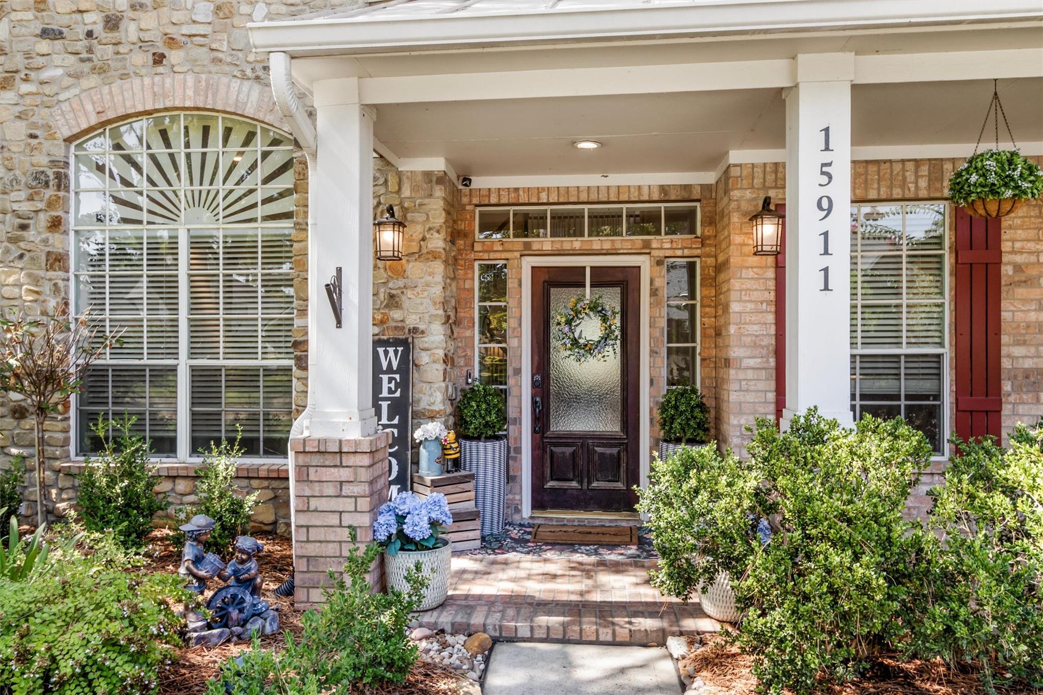 15911 Ellendale Court