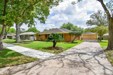 Homes For Sale - 5727 Arboles Drive<br/> Harris County, Houston, TX 77035