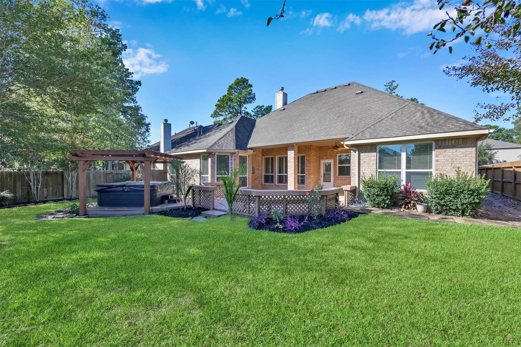 Photo of 94 Oriel Oaks Circle, The Woodlands, TX 77382 (MLS # 69729067)