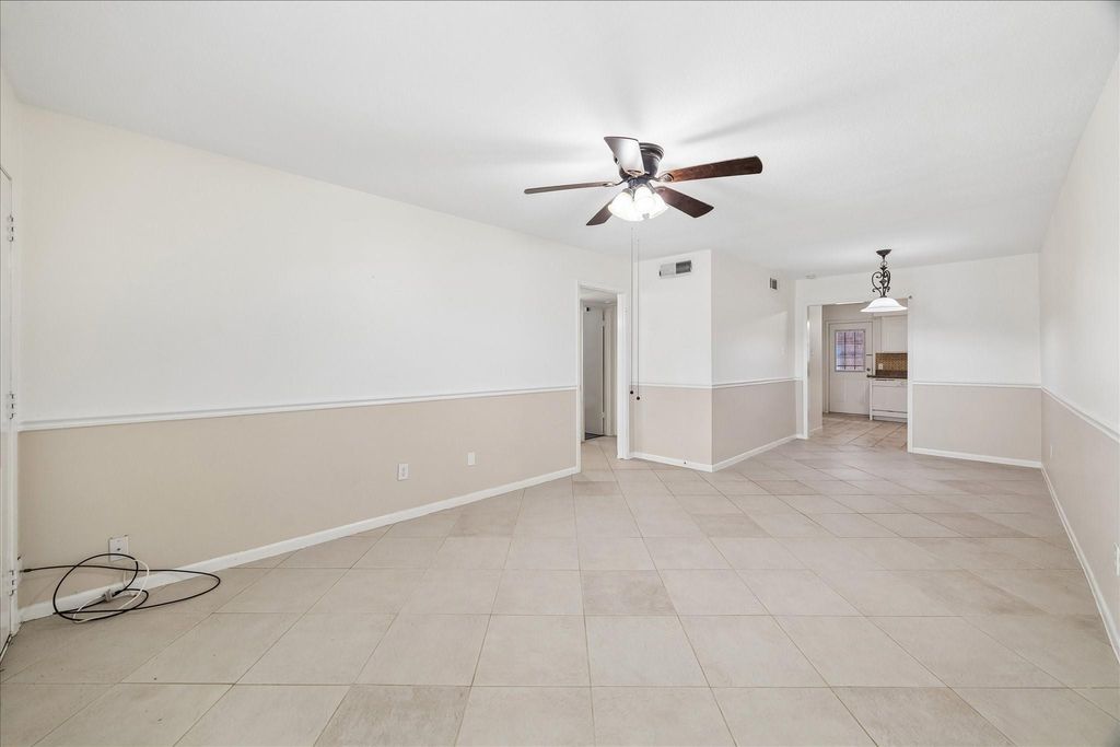 Photo of 66 Tri Oaks Lane #66, Houston, TX 77043 (MLS # 26116036)