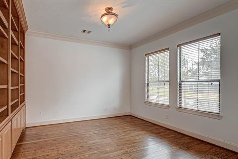 Tiny photo for 3218 Westridge Street, Houston, TX 77025 (MLS # 10333494)