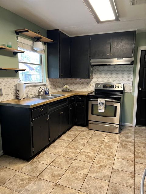 Tiny photo for 1105 Earley Street, Sweeny, TX 77480 (MLS # 22729764)