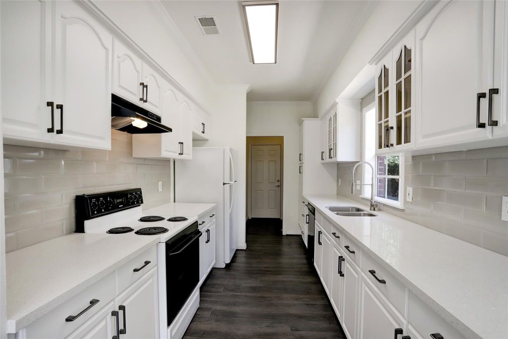 Photo of 12818 Chamberlain Drive, Houston, TX 77077 (MLS # 39352996)