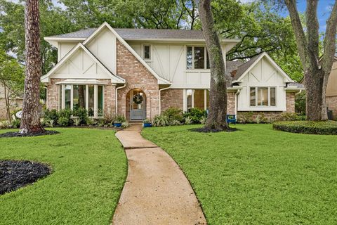 Photo of 2706 Fontana Drive, Houston, TX 77043 (MLS # 45027064)