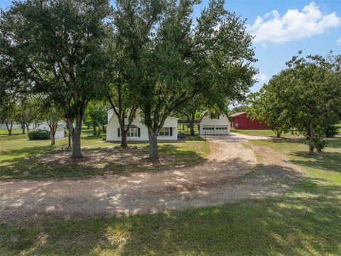 Photo of 1713 Woody Lane, Sealy, TX 77474 (MLS # 46816281)