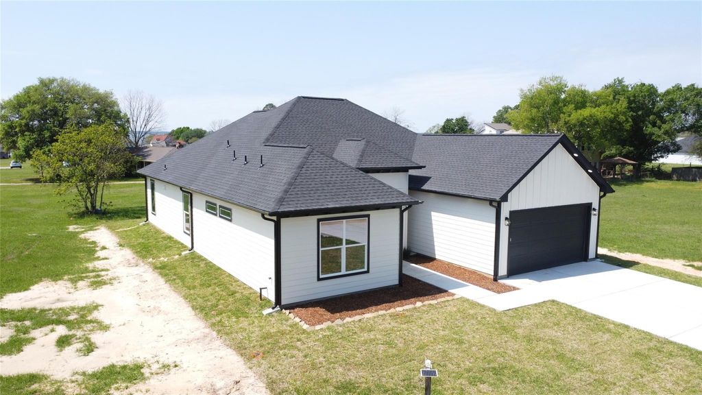 Photo of 234 Candlelight Lane, Livingston, TX 77351 (MLS # 62616861)