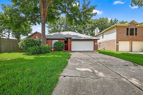 Photo of 17162 Summer Hollow Drive, Sugar Land, TX 77498 (MLS # 35773347) Photo of 17162 Summer Hollow Drive, Sugar Land, TX 77498 (MLS # 35773347)