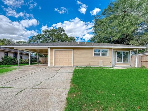 Photo of 2707 Lancaster Lane, Pasadena, TX 77506 (MLS # 38547909)