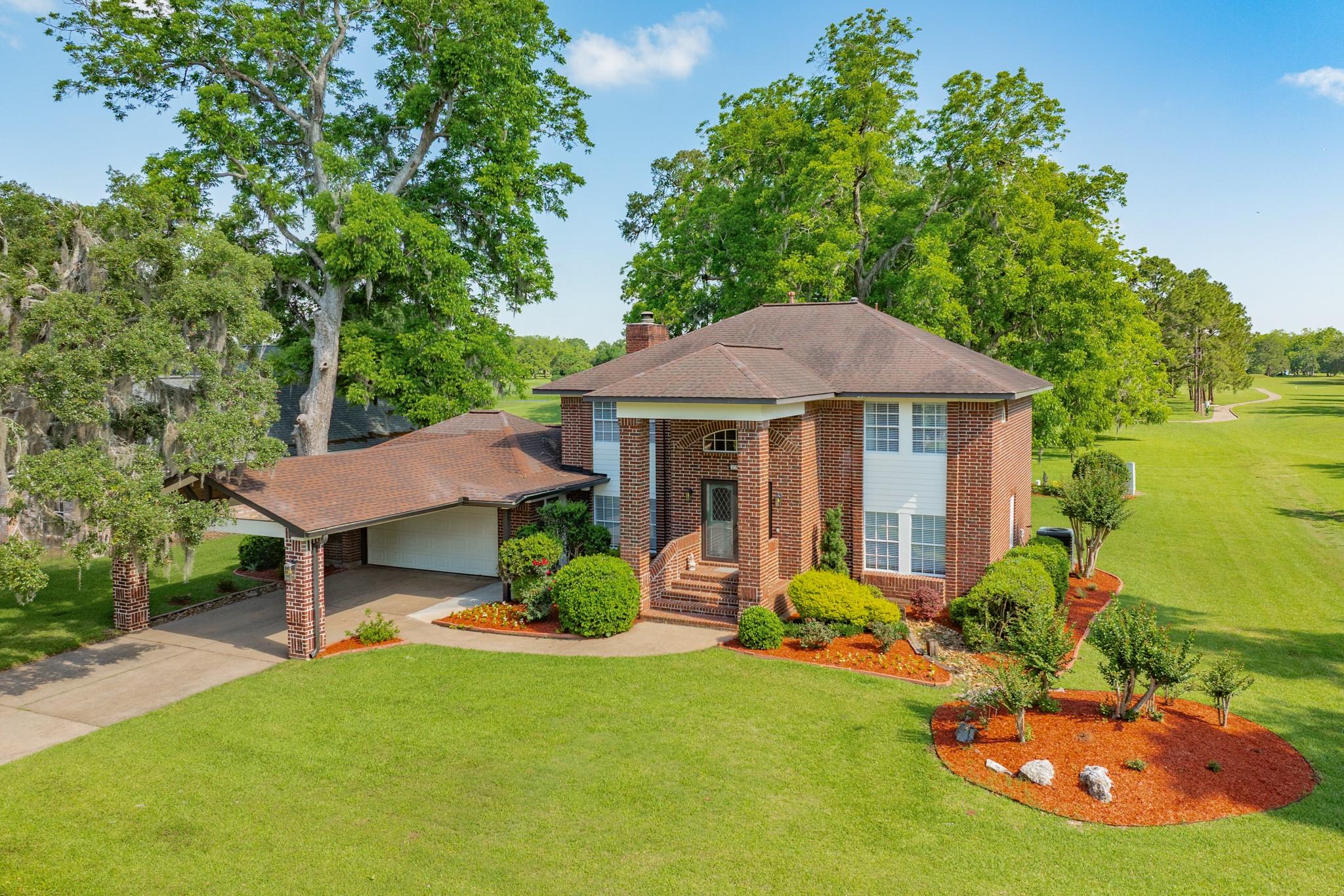 320 N Amherst Drive