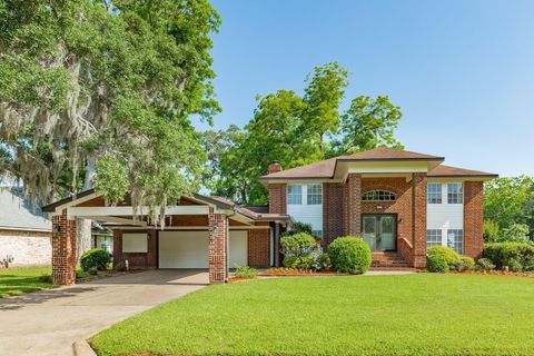 Photo of 320 N Amherst Drive, West Columbia, TX 77486 (MLS # 73179667)