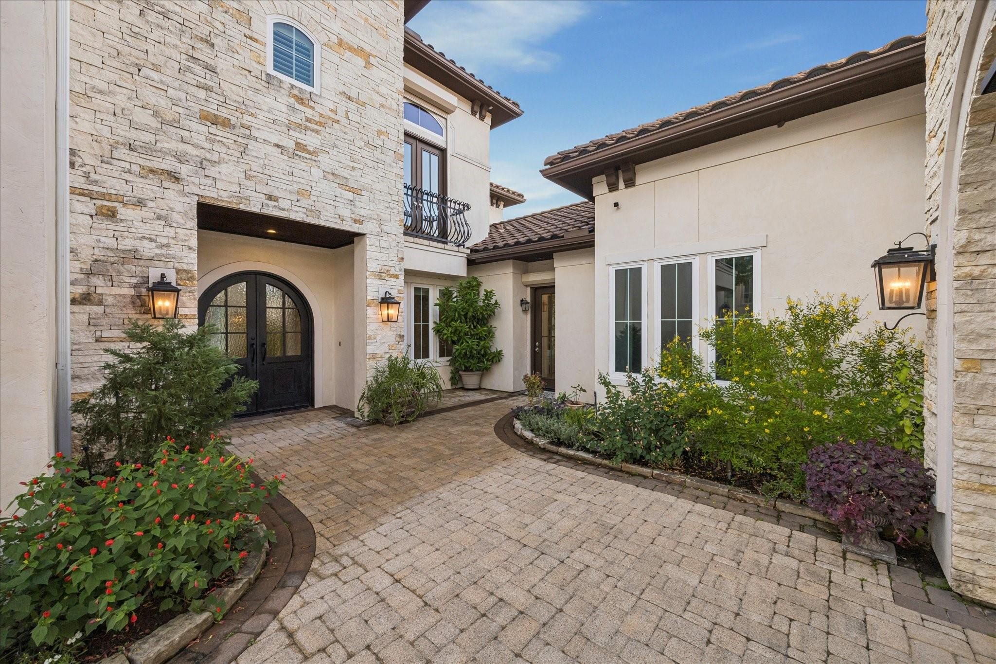 507 Constellation Boulevard