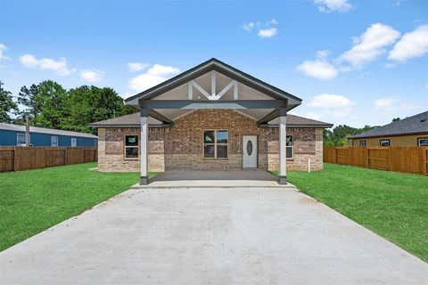 Photo of 187 Road 7002, Cleveland, TX 77327 (MLS # 71015120) Photo of 187 Road 7002, Cleveland, TX 77327 (MLS # 71015120)
